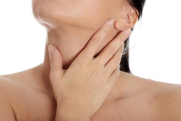 Usunięcie drobnych zmian z jamy ustnej, gardła przy znieczuleniu miejscowym